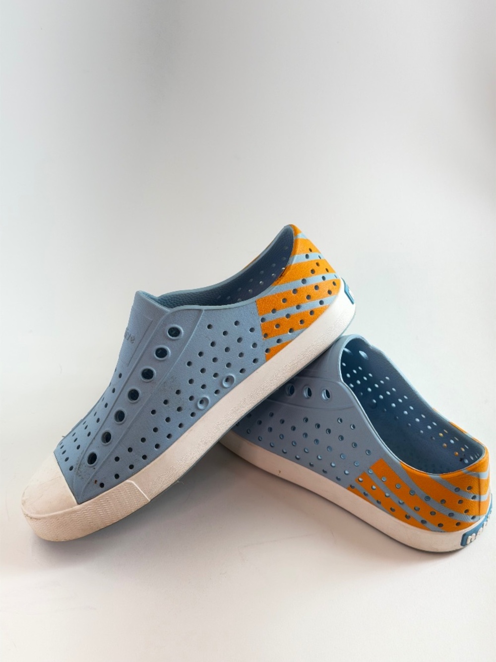 Native Jefferson Slip On Shoes Blue Orange Lightweight Washable Women's Size 8 W